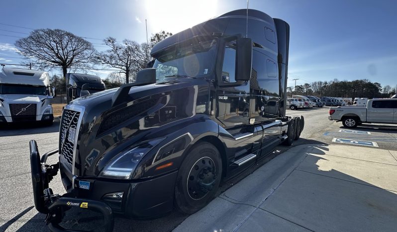 
								Used 2022 Volvo VNL64T760 Sleeper in Atlanta Georgia full									