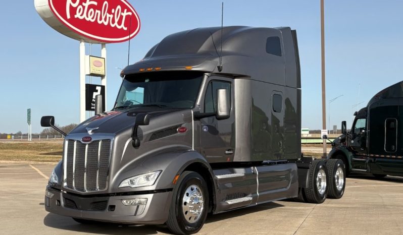 
								Used 2022 Peterbilt 579 Sleeper in Strafford Missouri full									