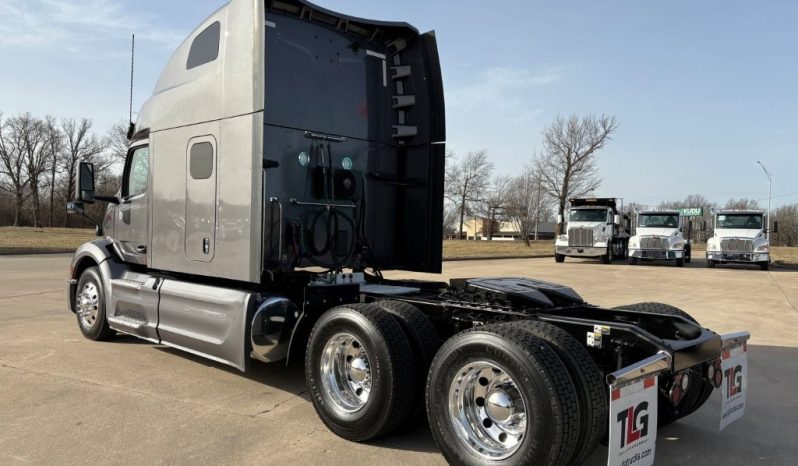 
								Used 2022 Peterbilt 579 Sleeper in Strafford Missouri full									