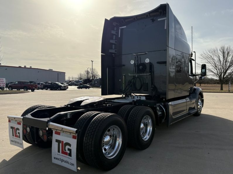 
								Used 2022 Peterbilt 579 Sleeper in Strafford Missouri full									