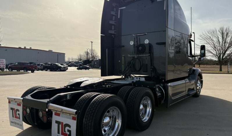 
								Used 2022 Peterbilt 579 Sleeper in Strafford Missouri full									