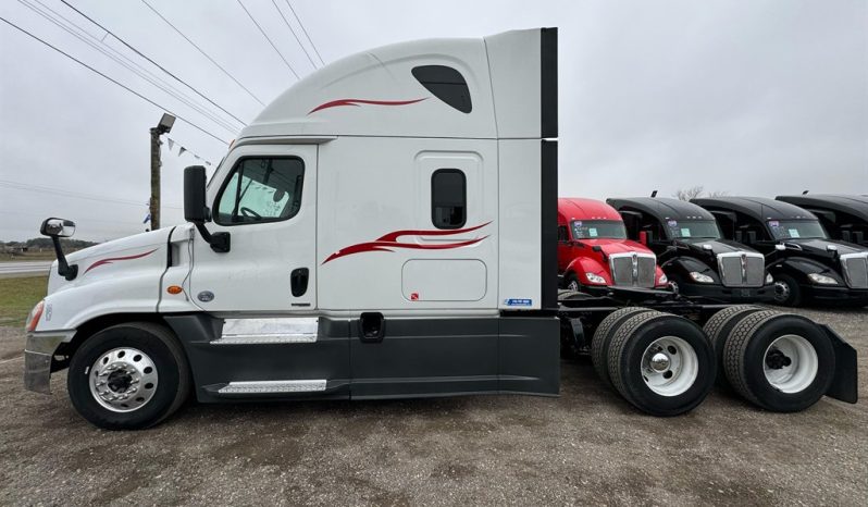 
								Used 2018 Freightliner Cascadia 125 Sleeper in Von Ormy Texas full									