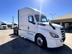 Used 2020 Freightliner Cascadia Sleeper in Houston Texas