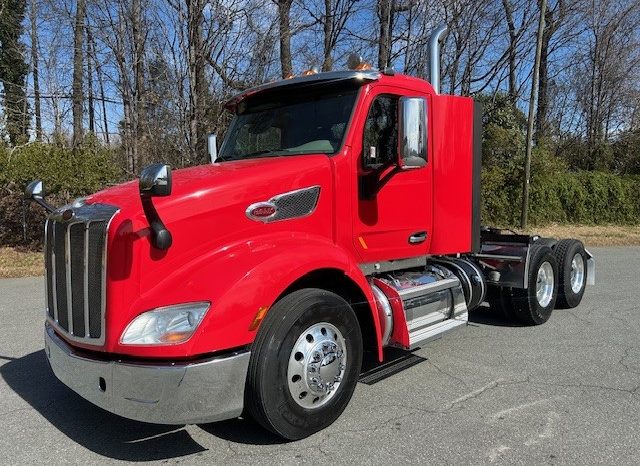 
								Used 2019 Peterbilt 579 Day Cab in Charlotte North Carolina full									