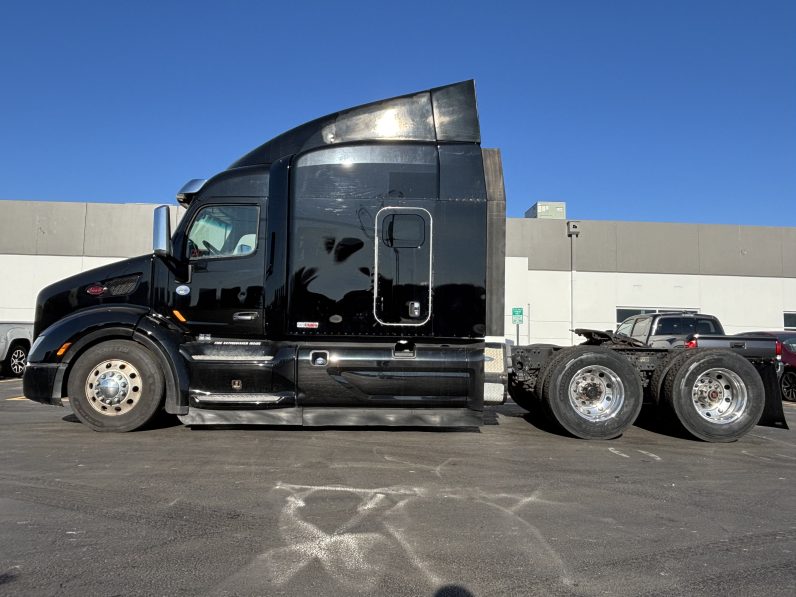 
								Used 2020 Peterbilt 579 Sleeper in Sauget Illinois full									