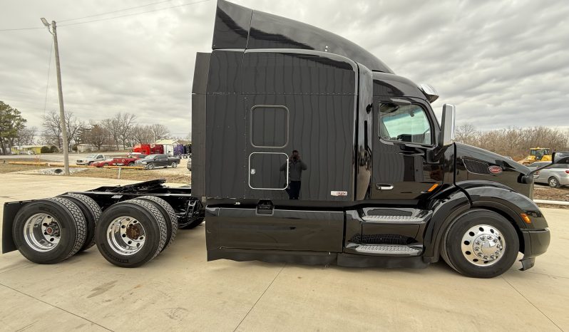
								Used 2020 Peterbilt 579 Sleeper in Lowell Arkansas full									