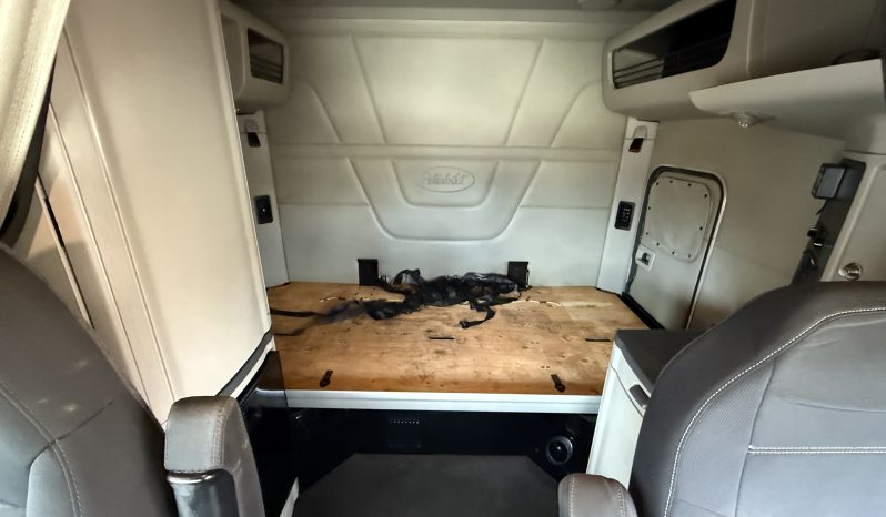 
								Used 2020 Peterbilt 579 Sleeper in Lowell Arkansas full									