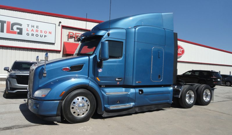 
								Used 2021 Peterbilt 579 Sleeper in O’Fallon Missouri full									