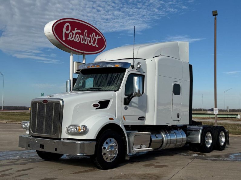 
								Used 2021 Peterbilt 567 Sleeper in Strafford Missouri full									
