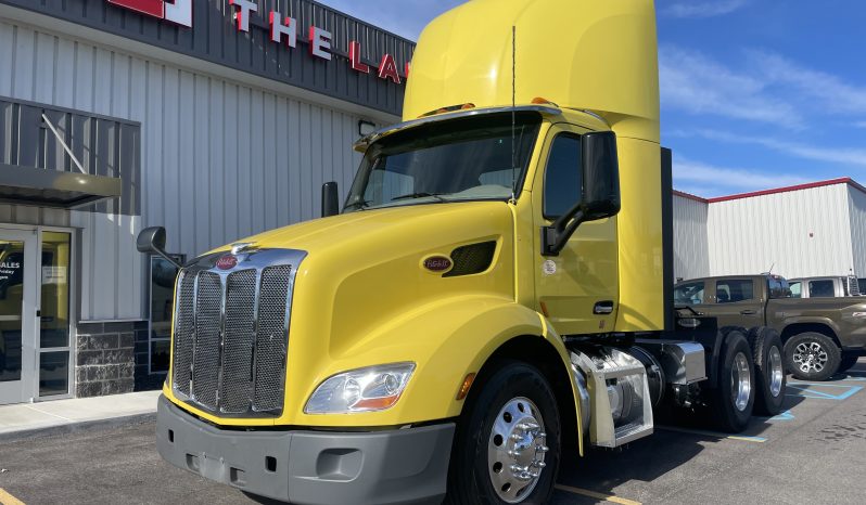 
								Used 2021 Peterbilt 579 Day Cab in Evansville Indiana full									