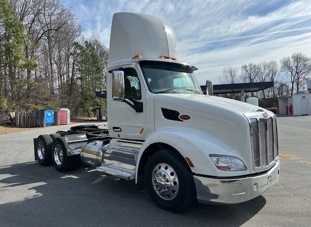 
								Used 2021 Peterbilt 579 Day Cab in Charlotte North Carolina full									