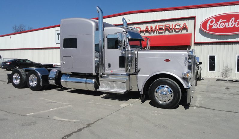 
								Used 2022 Peterbilt 389 Sleeper in O’Fallon Missouri full									