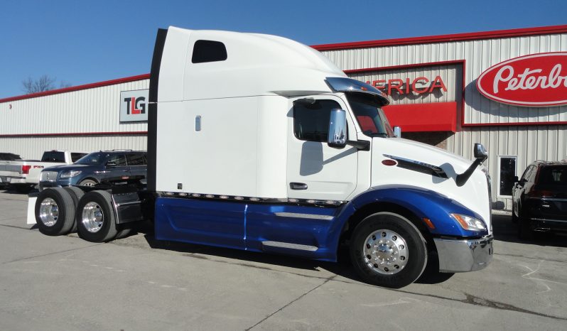 
								Used 2023 Peterbilt 579 Sleeper in O’Fallon Missouri full									