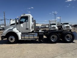 Used 2022 Kenworth T880 Day Cab in Dallas Texas