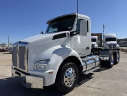 Used 2022 Kenworth T880 Day Cab in Dallas Texas