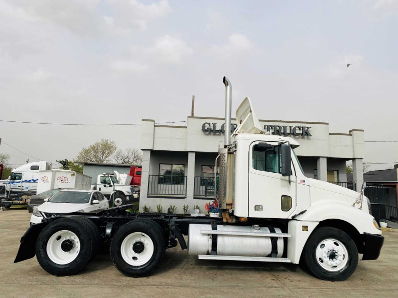 
								Used 2007 Freightliner COLUMBIA Day Cab in Houston Texas full									