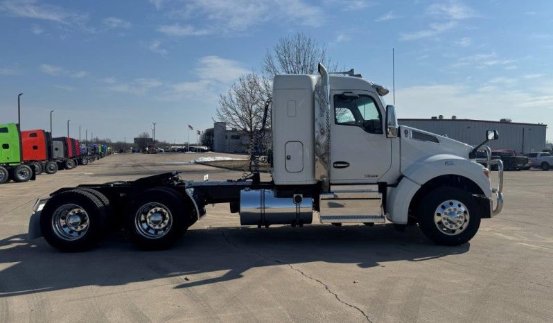 
								Used 2019 Kenworth T880 Sleeper in Strafford Missouri full									