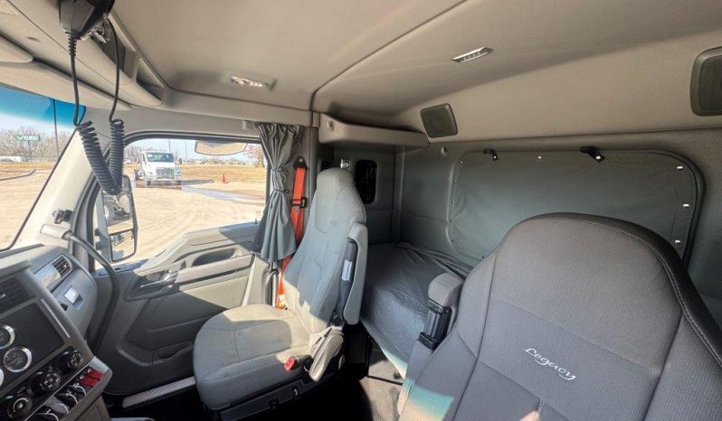 
								Used 2019 Kenworth T880 Sleeper in Strafford Missouri full									