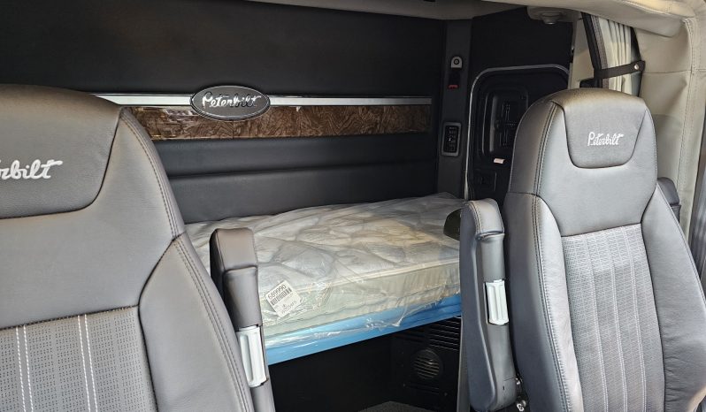 
								New 2024 Peterbilt 589 Sleeper in Strafford Missouri full									