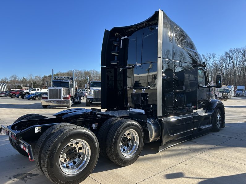 
								New 2025 Peterbilt 579 Sleeper in Greensboro North Carolina full									