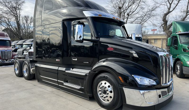 
								New 2025 Peterbilt 579 Sleeper in Greensboro North Carolina full									