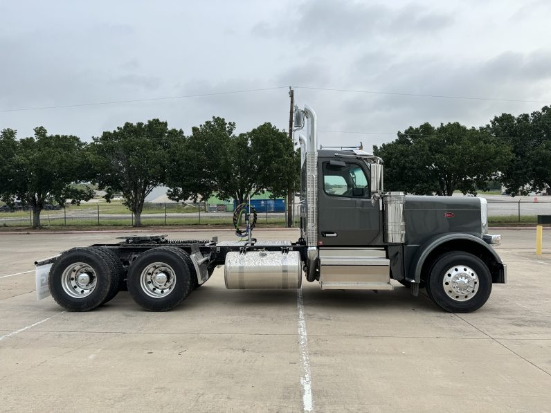 
								New 2025 Peterbilt 589 Day Cab in O’Fallon Missouri full									