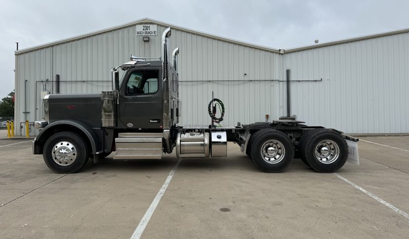 
								New 2025 Peterbilt 589 Day Cab in O’Fallon Missouri full									