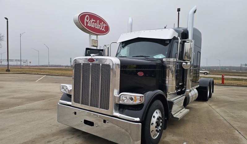 
								New 2025 Peterbilt 589 Sleeper in Strafford Missouri full									