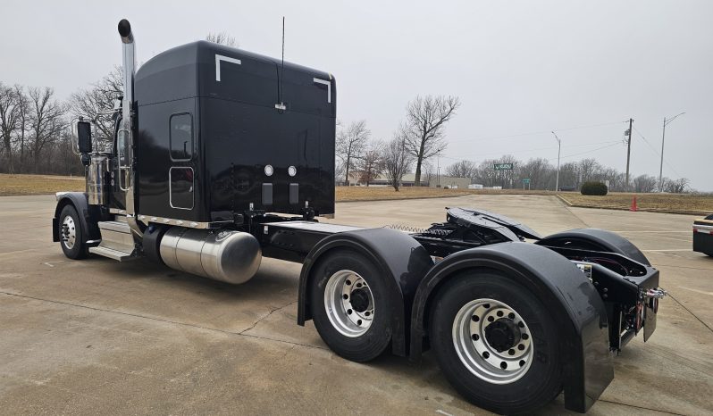
								New 2025 Peterbilt 589 Sleeper in Strafford Missouri full									