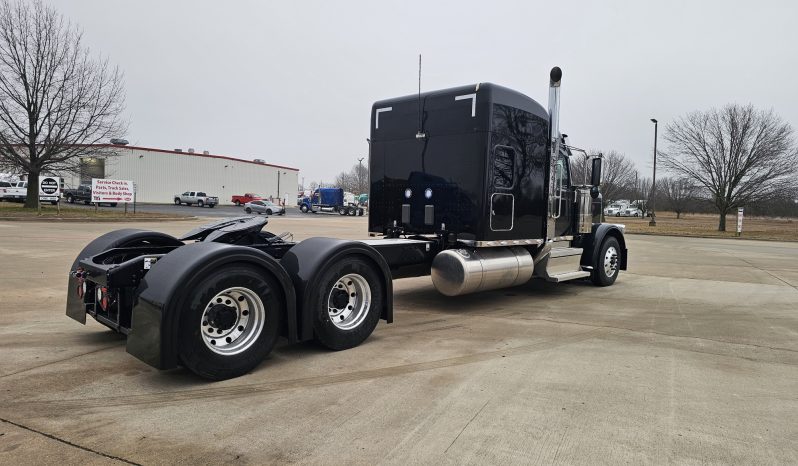 
								New 2025 Peterbilt 589 Sleeper in Strafford Missouri full									