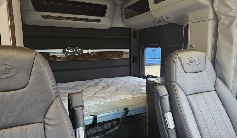 
								New 2025 Peterbilt 589 Sleeper in Strafford Missouri full									
