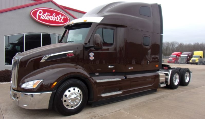 
								New 2025 Peterbilt 579 Sleeper in Van Buren Arkansas full									