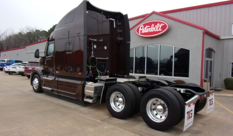 
								New 2025 Peterbilt 579 Sleeper in Van Buren Arkansas full									