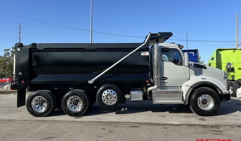 
								New 2025 Kenworth T880 Dump Truck in Tampa Florida full									