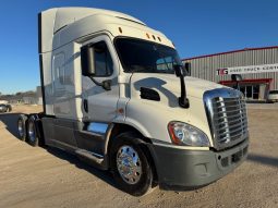 Used 2018 Freightliner Cascadia 113 Sleeper in Strafford Missouri