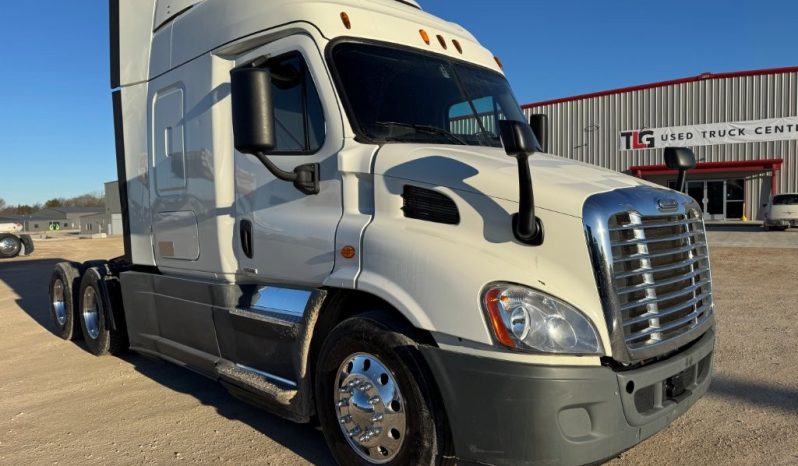 
								Used 2018 Freightliner Cascadia 113 Sleeper in Strafford Missouri full									