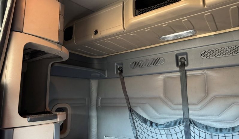 
								Used 2018 Freightliner Cascadia 113 Sleeper in Strafford Missouri full									