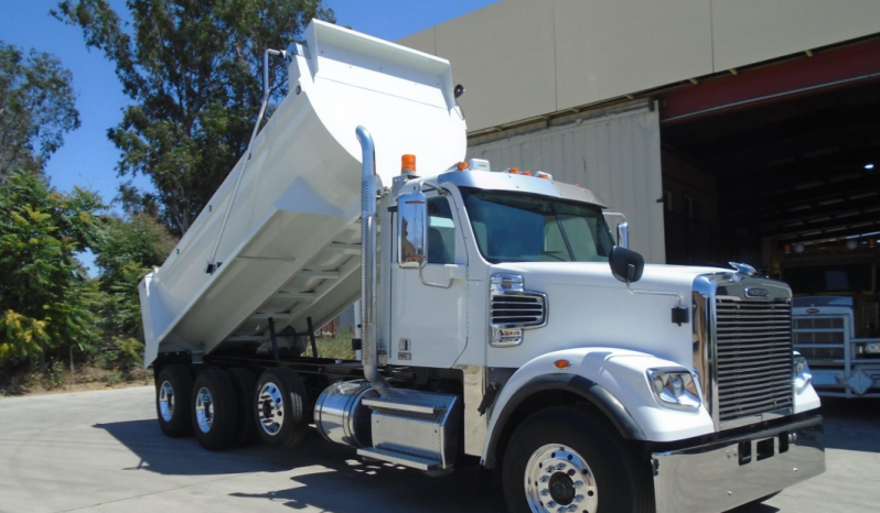 
								Used 2020 Freightliner CORONADO 122 SD Dump Truck in Fontana California full									