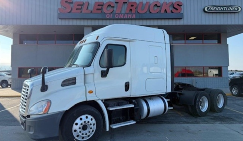 
								Used 2016 Freightliner Cascadia 113 Sleeper in Council Bluffs Iowa full									