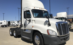 Used 2016 Freightliner Cascadia 125 Day Cab in Memphis Tennessee