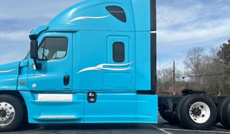 
								Used 2016 Freightliner Cascadia 125 Sleeper in McDonough Georgia full									