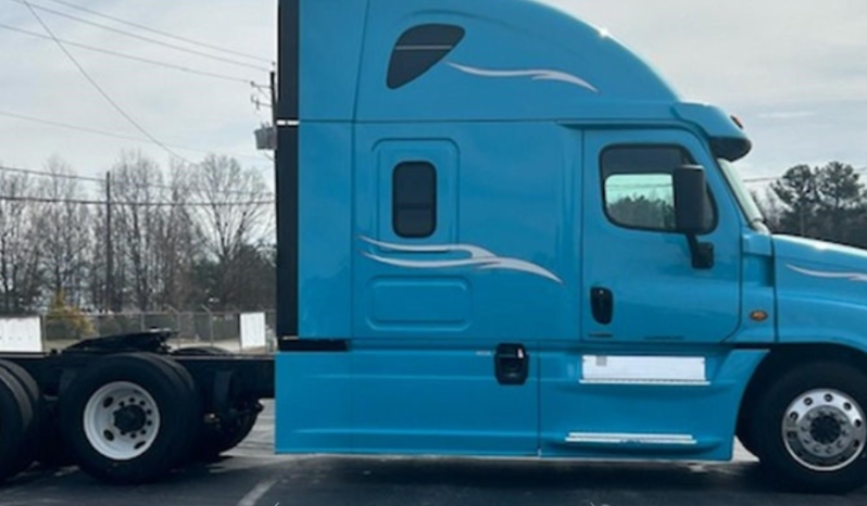 
								Used 2016 Freightliner Cascadia 125 Sleeper in McDonough Georgia full									