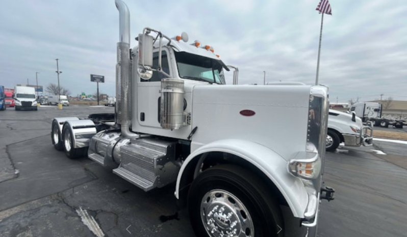 
								Used 2016 Peterbilt 389 Day Cab in Oklahoma City oklahoma full									