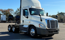 Used 2017 Freightliner Cascadia 125 Day Cab in Jacksonville Florida