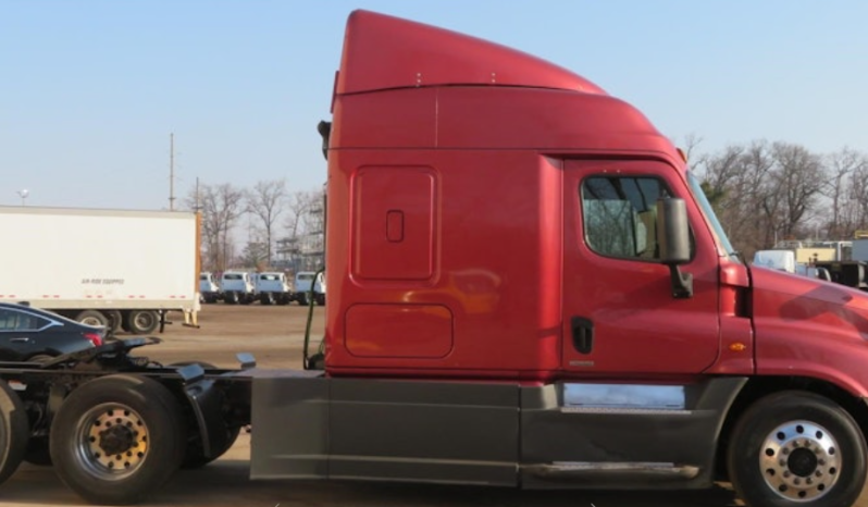 
								Used 2017 Freightliner Cascadia 125 Sleeper in Mattawan Míchigan full									