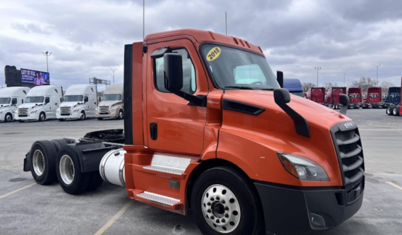 
								Used 2018 Freightliner CASCADIA 116 Day Cab in Council Bluffs Iowa full									