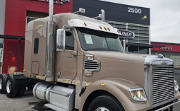 Used 2018 Freightliner 122SD Sleeper in Council Bluffs Iowa