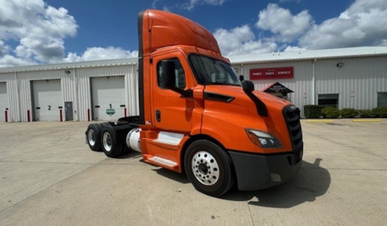 
								Used 2018 Freightliner CASCADIA 116 Day Cab in Council Bluffs Iowa full									