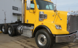 Used 2018 Freightliner 122SD Day Cab in Mattawan Míchigan