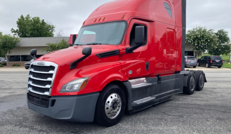 
								Used 2020 Freightliner Cascadia 126 Sleeper in Greensboro North Carolina full									